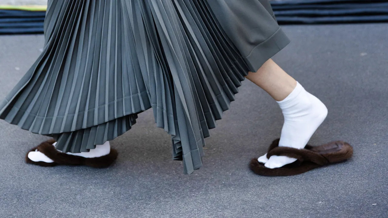 Thong Sandals: The Ultimate Spring Fashion Staple