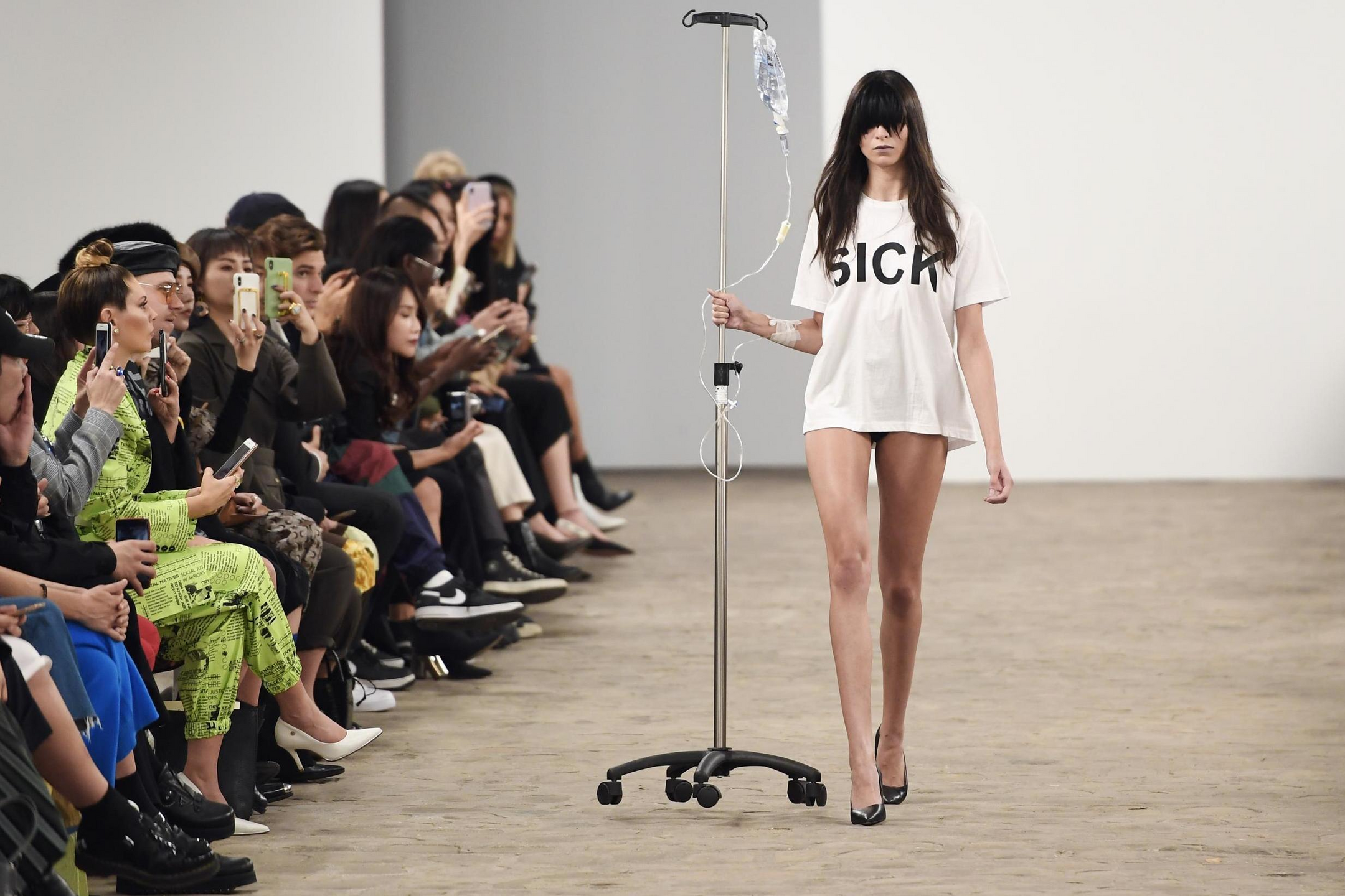 Are All Ailing Fashion Brands Worth Saving? A Deep Dive into the 2025 Fashion Crisis