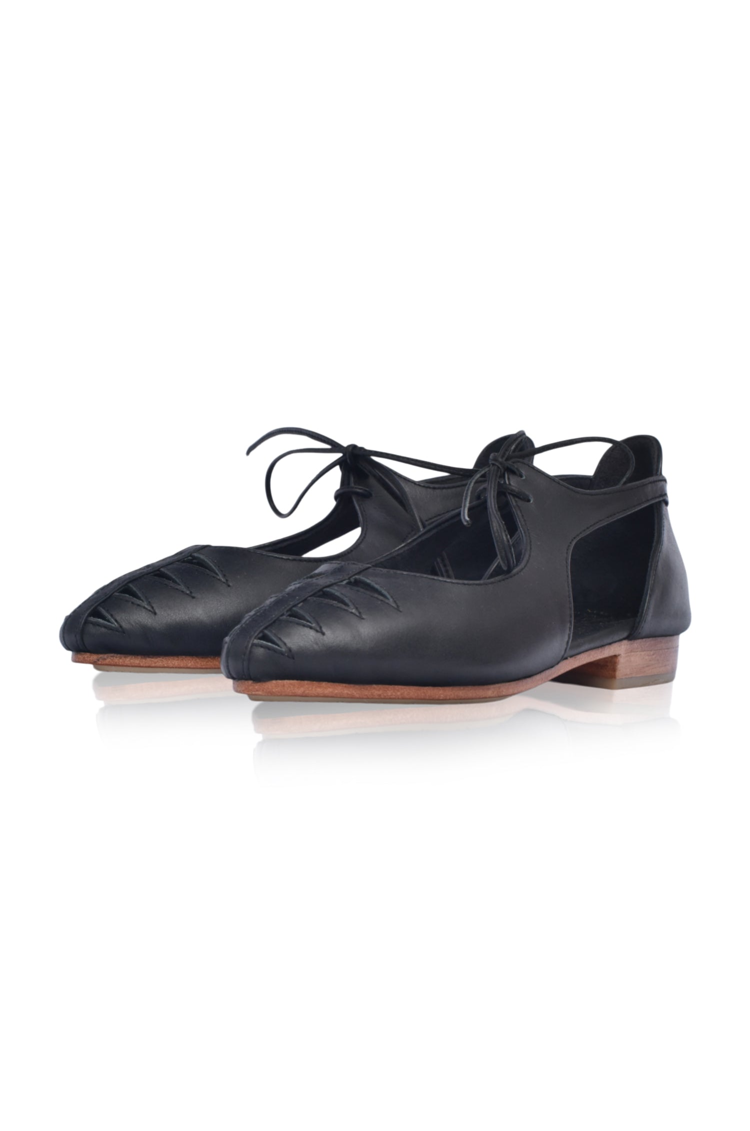 Buy Eden Pointy Toe Ballet Flats by Bali ELF