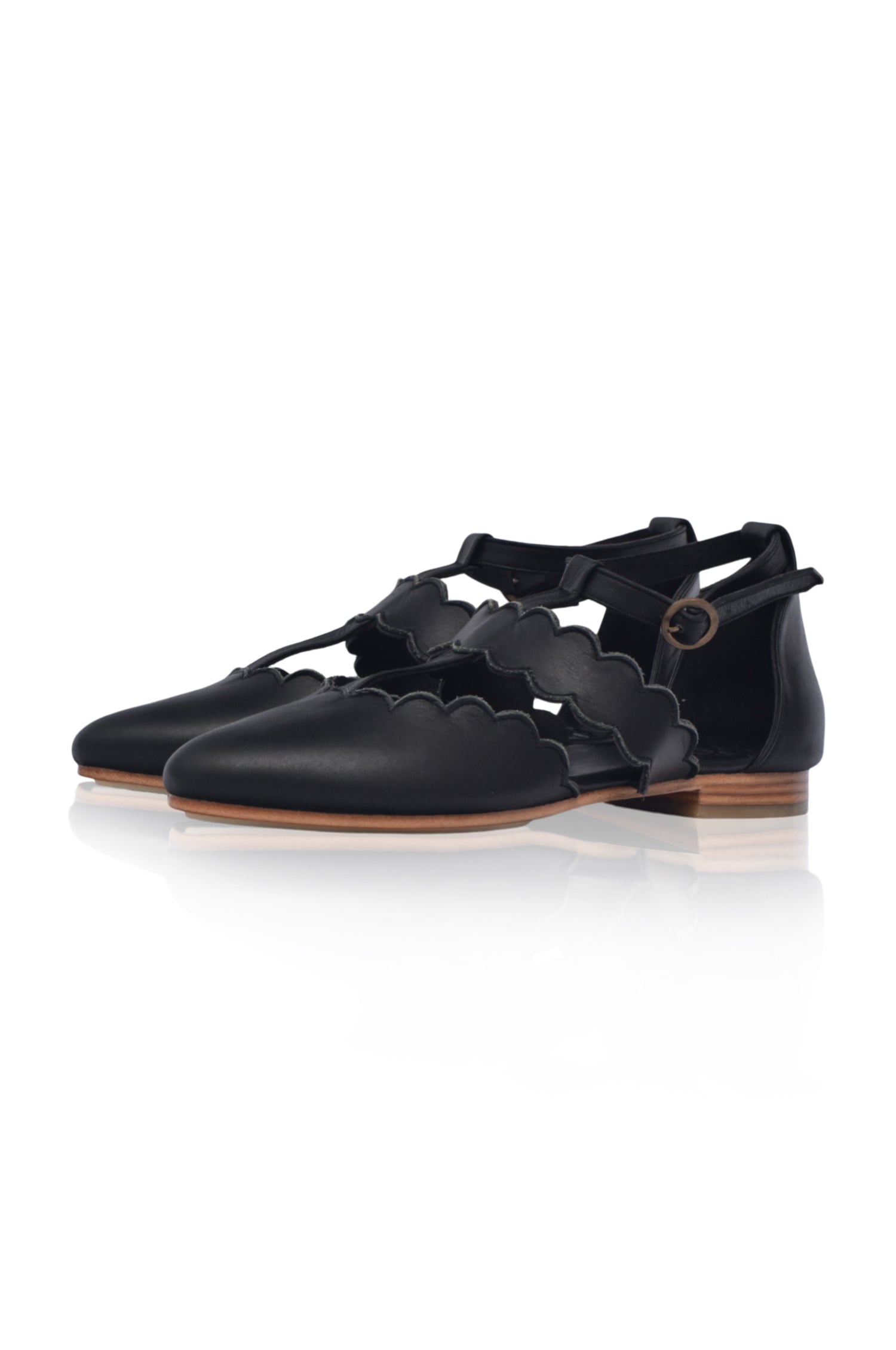 Buy Gardenia Pointy Toe Leather Flats by Bali ELF