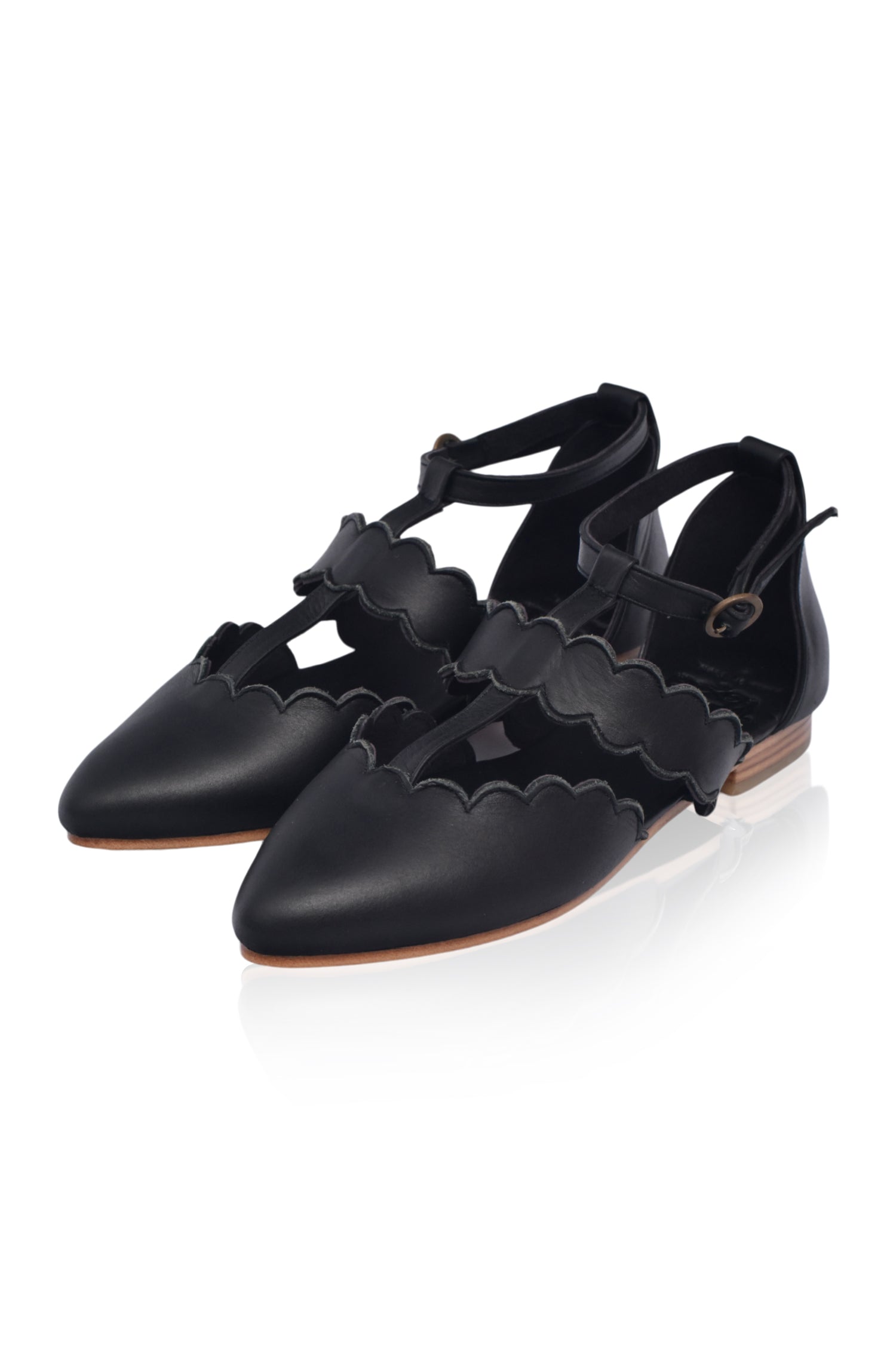 Buy Gardenia Pointy Toe Leather Flats by Bali ELF