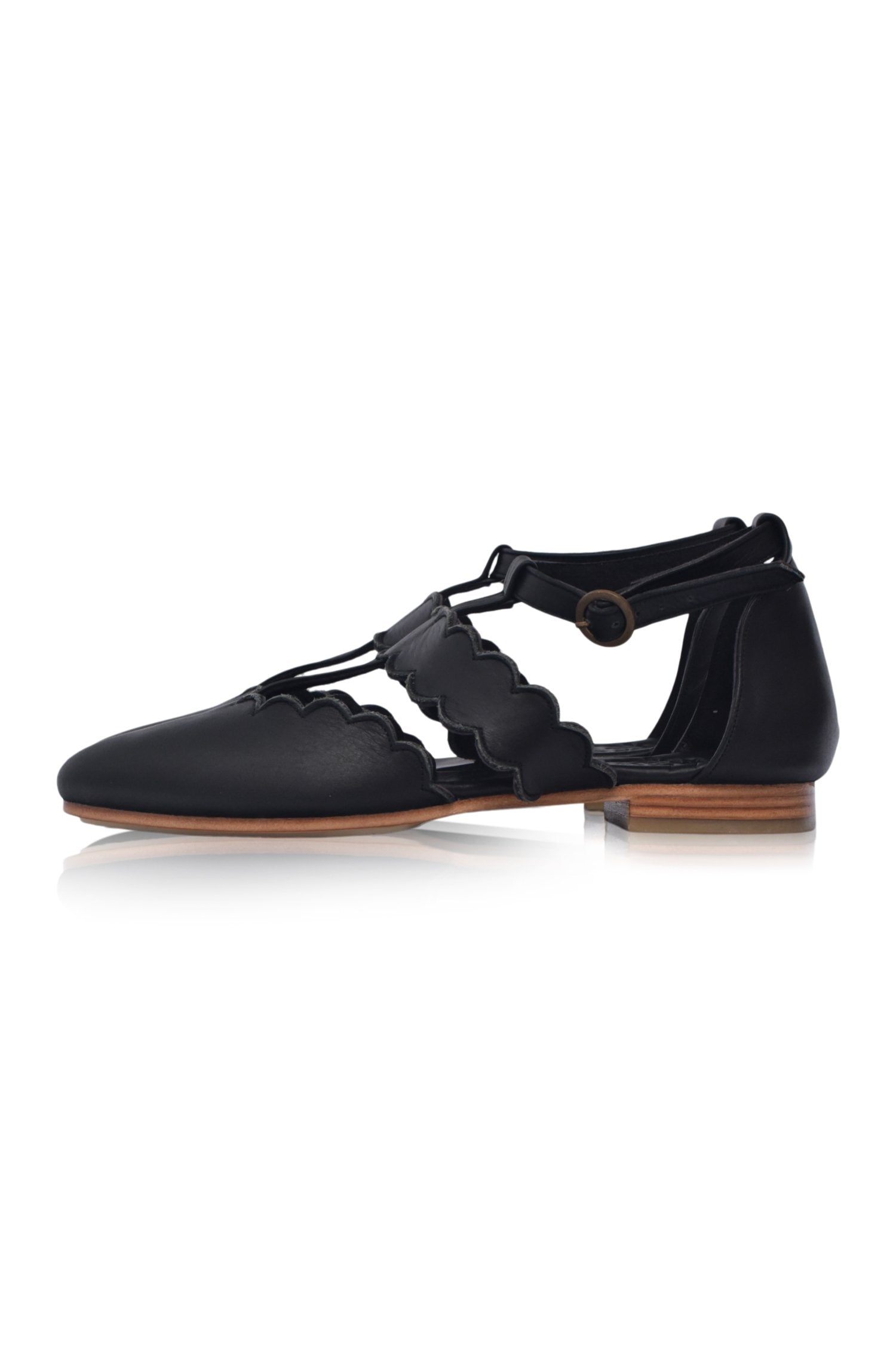 Buy Gardenia Pointy Toe Leather Flats by Bali ELF