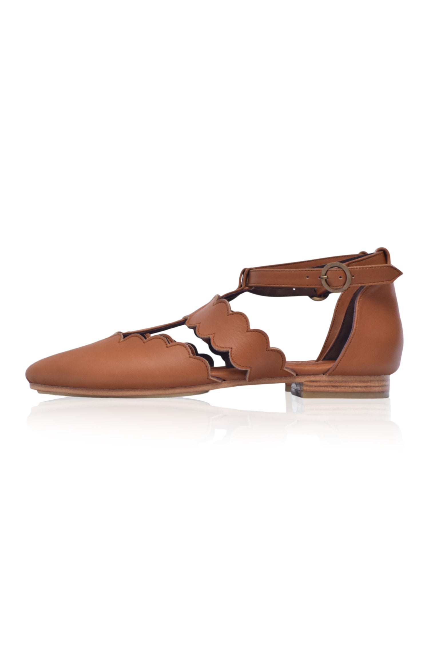 Buy Gardenia Pointy Toe Leather Flats by Bali ELF