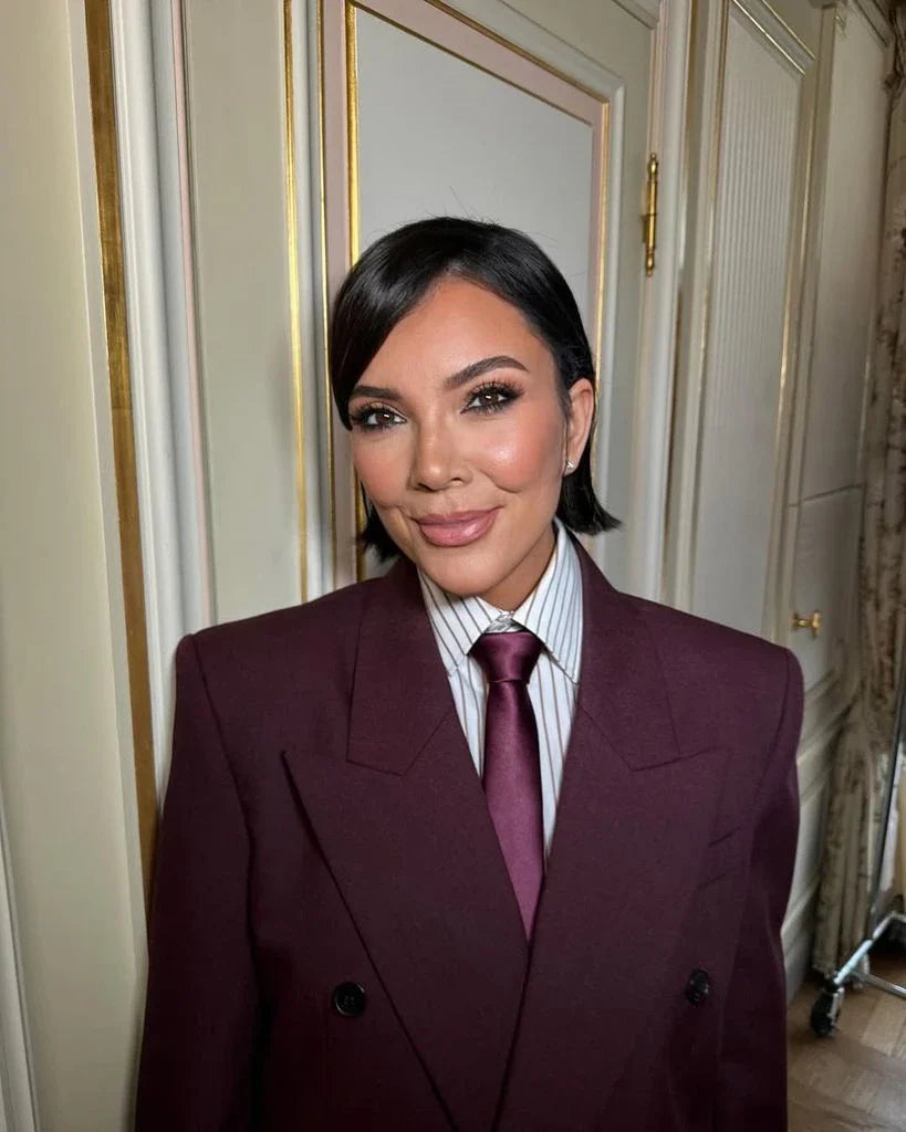 Kris Jenner and Kim Kardashian’s Striking Resemblance Sparks Debate: Are Cosmetic Trends Blurring Generational Lines?