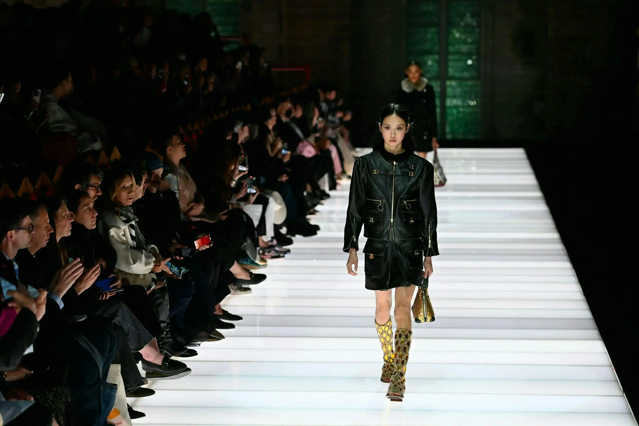 Louis Vuitton Cruise 2026: A Dazzling Runway, Star Power, and Boundary-Pushing Fashion