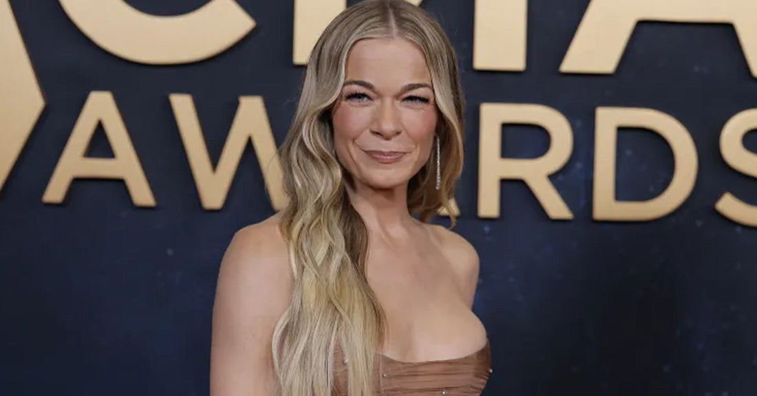 LeAnn Rimes’ Sheer Lace Corset Redefines Nashville Glamour
