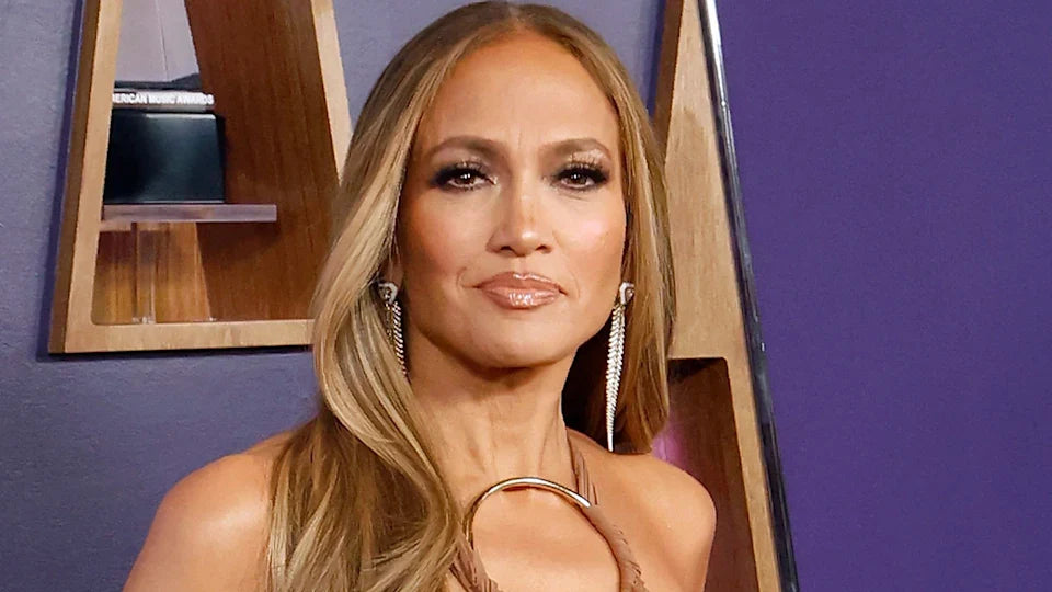 Jennifer Lopez Sets the SS25 Fashion Trend With a Show-Stopping Cut-Out Dress