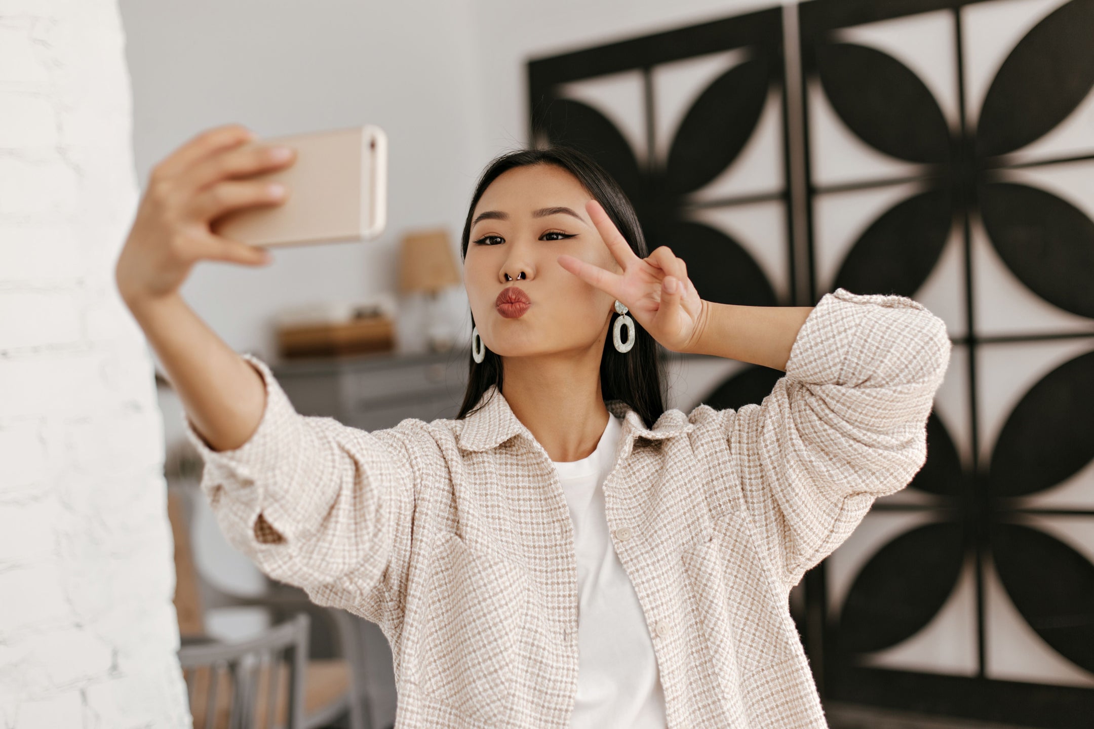 China's $1 Trillion Influencer Economy: Meet the Top Fashion KOLs Dominating 2025