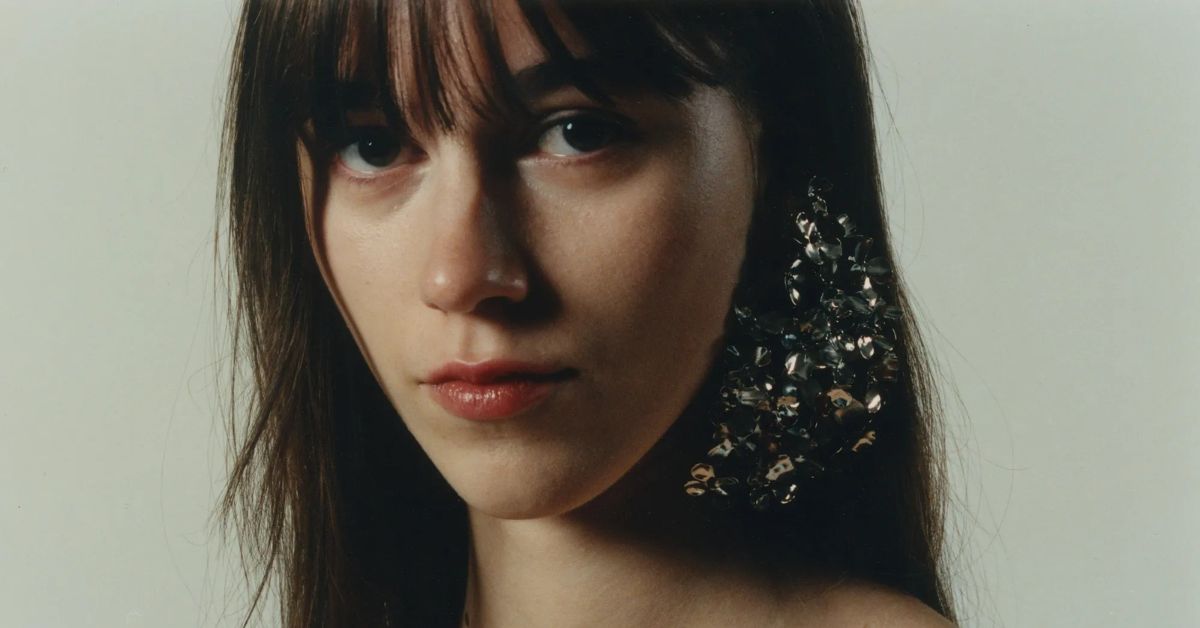 Dior Pre-Fall 2026: Jonathan Anderson’s Radical ‘Un-Stiffening’ of the Bar Jacket