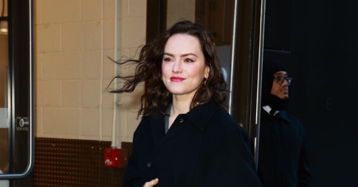 Daisy Ridley’s Aquazzura Pumps Defy NYC Winter