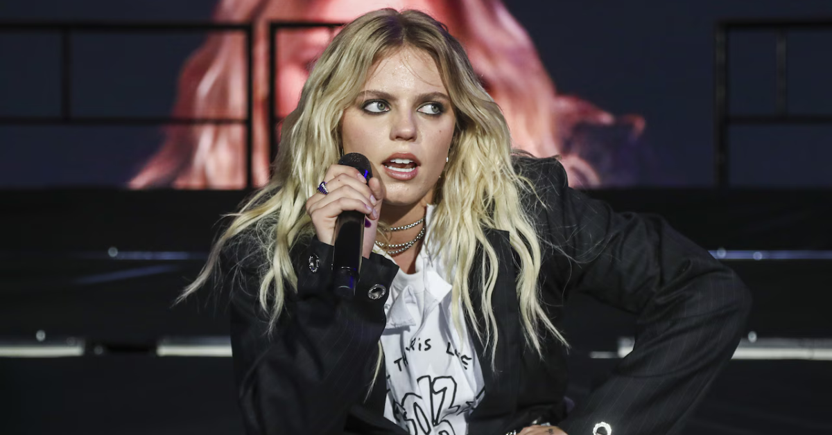 Pop Star's Onstage Rebuke of ICE & President