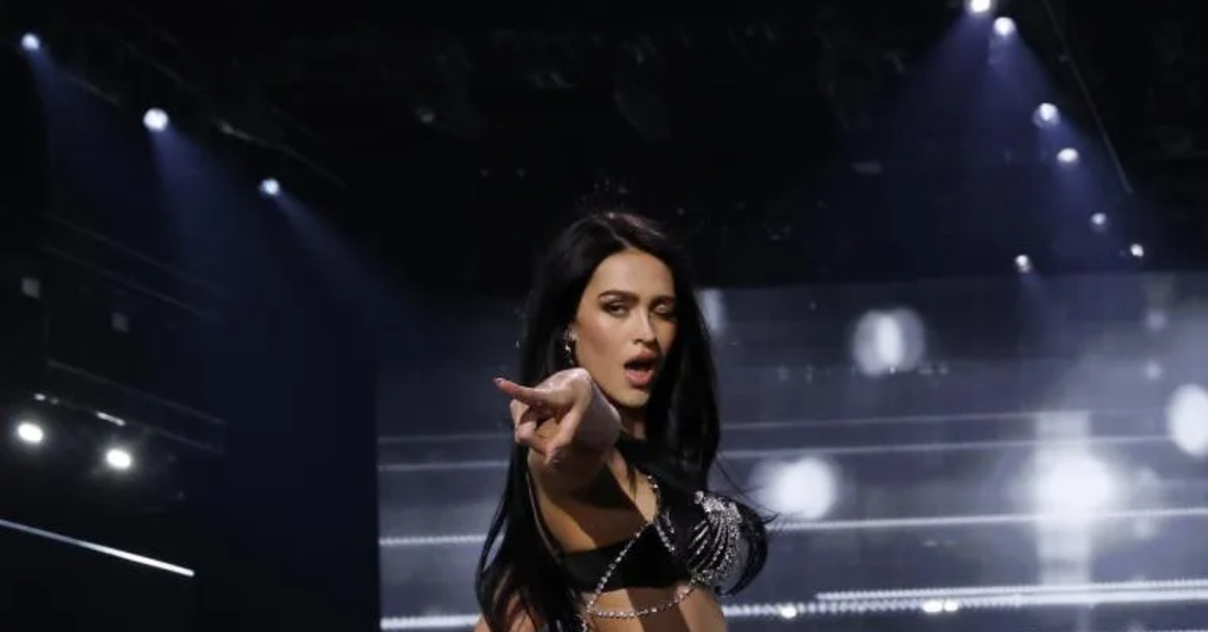 Legacy Abs: A Supermodel's Heir Stuns Paris