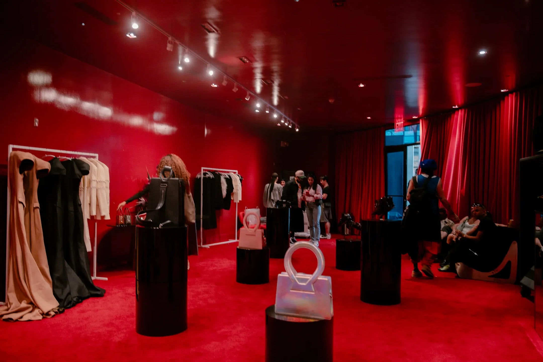 The Rise of Pop-Up Shops: How Temporary Retail Spaces Are Redefining Fashion in 2025