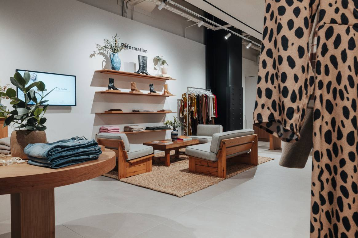 Why UK Shoppers Are Returning to Physical Stores for Fashion in 2025