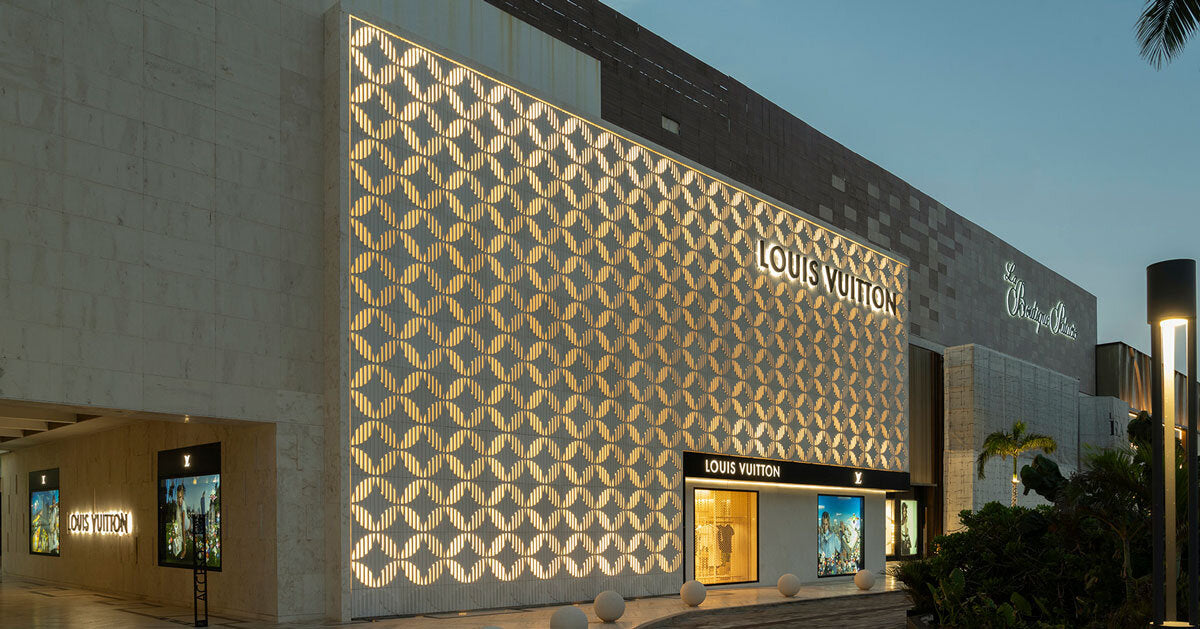 Louis Vuitton Cancún Unveils Sculptural Concrete Facade Redefining Luxury Retail