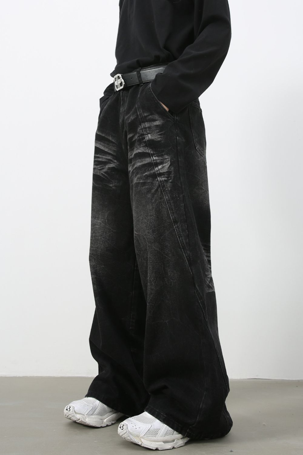 Buy Men's Wide Leg Jeans with Pockets by Faz