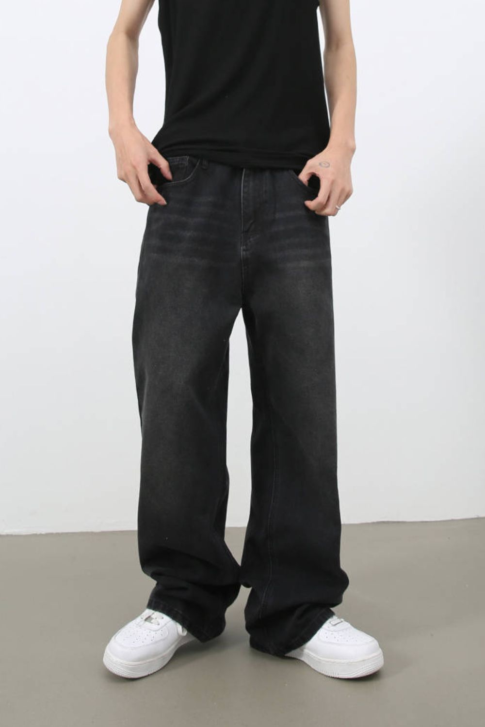 Buy Men's Wide Leg Jeans with Pockets by Faz