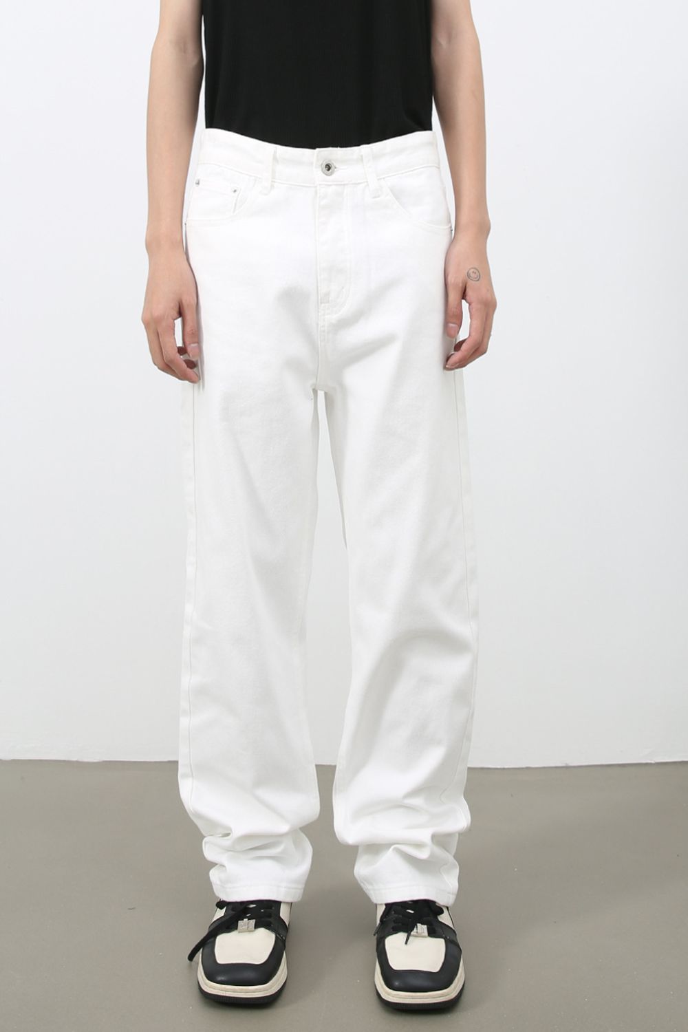 Men's Mid Rise Jeans with Pockets