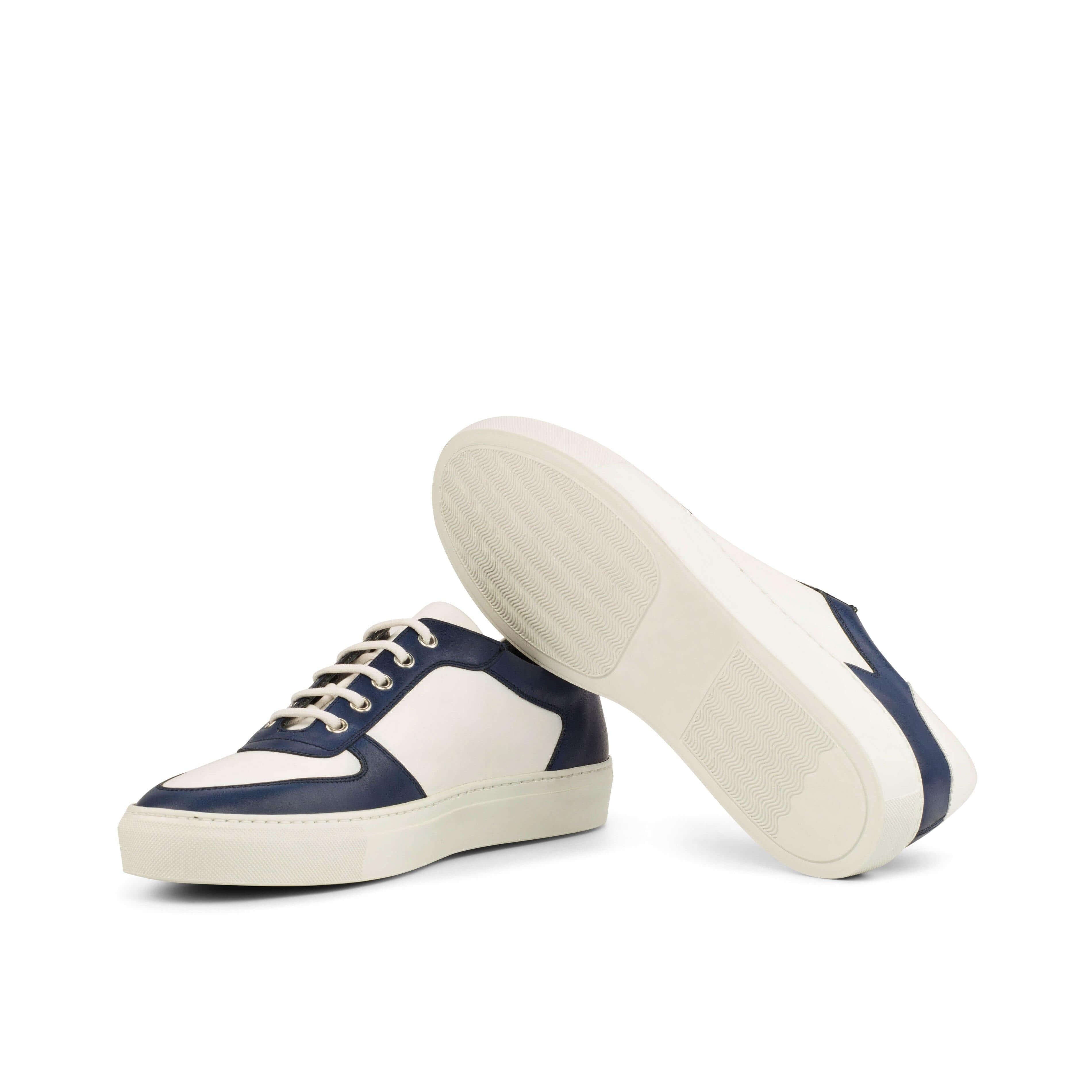 Buy AL70 Low Top Sneaker by Que Shebley