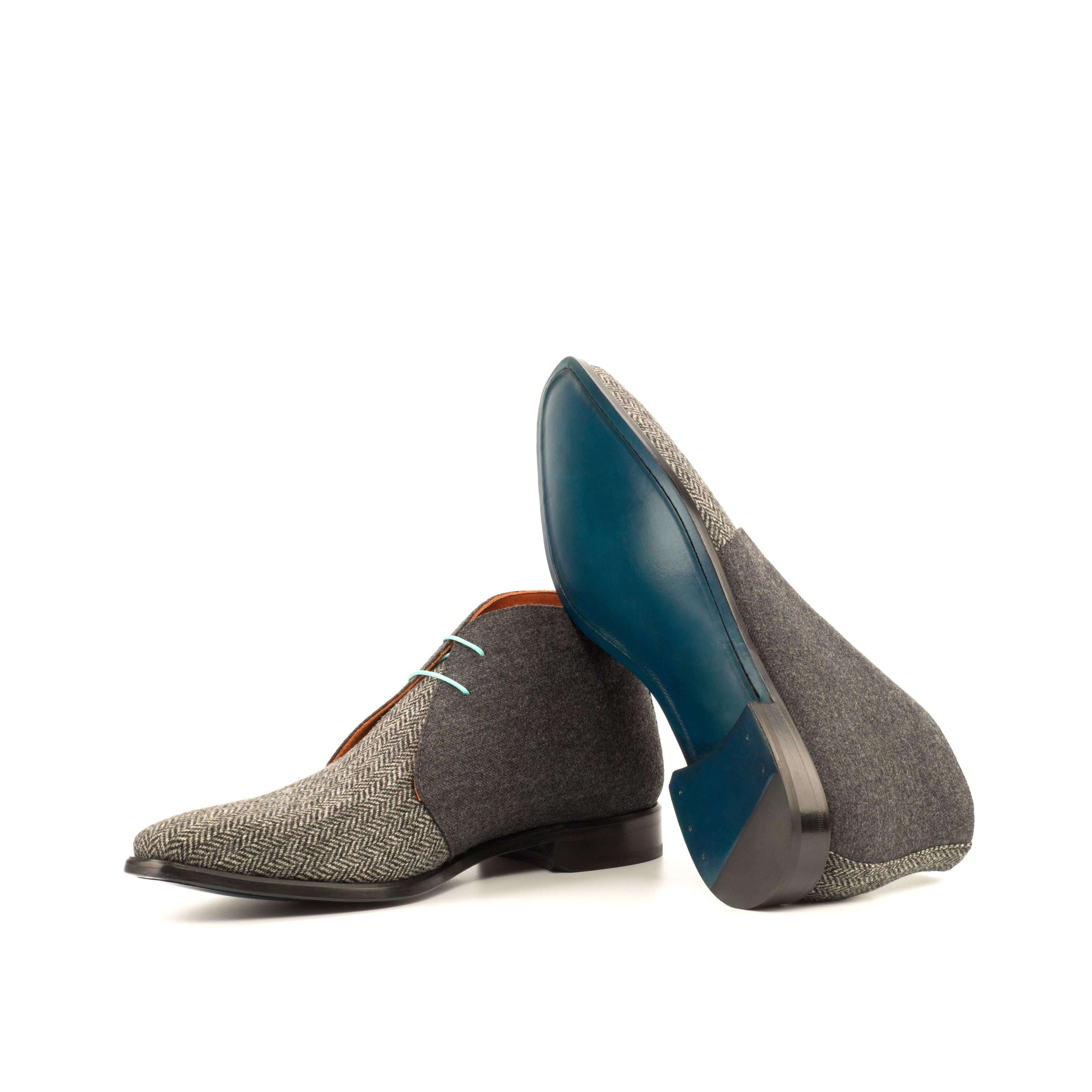 Buy Anthelym Chukka boots by Que Shebley