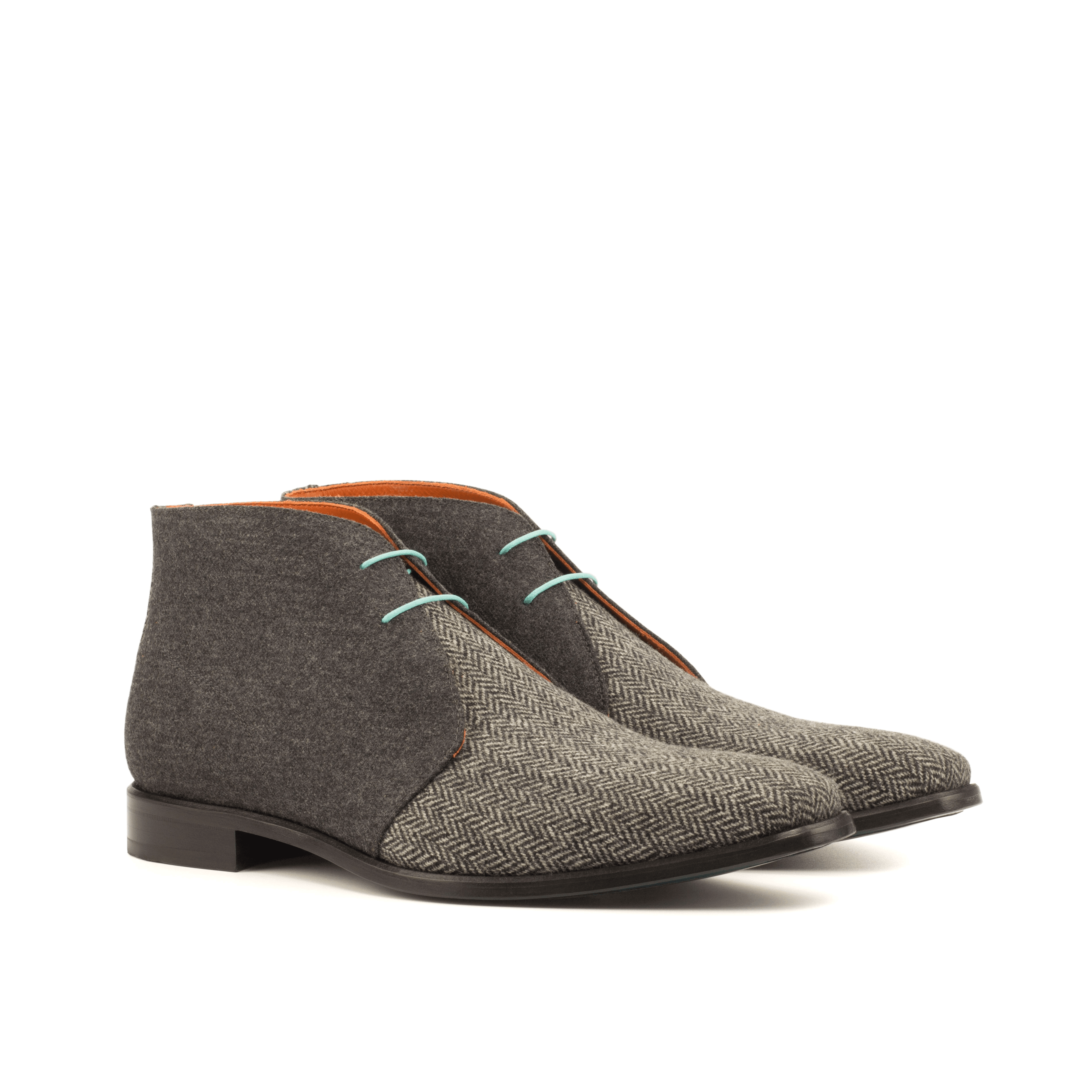 Buy Anthelym Chukka boots by Que Shebley