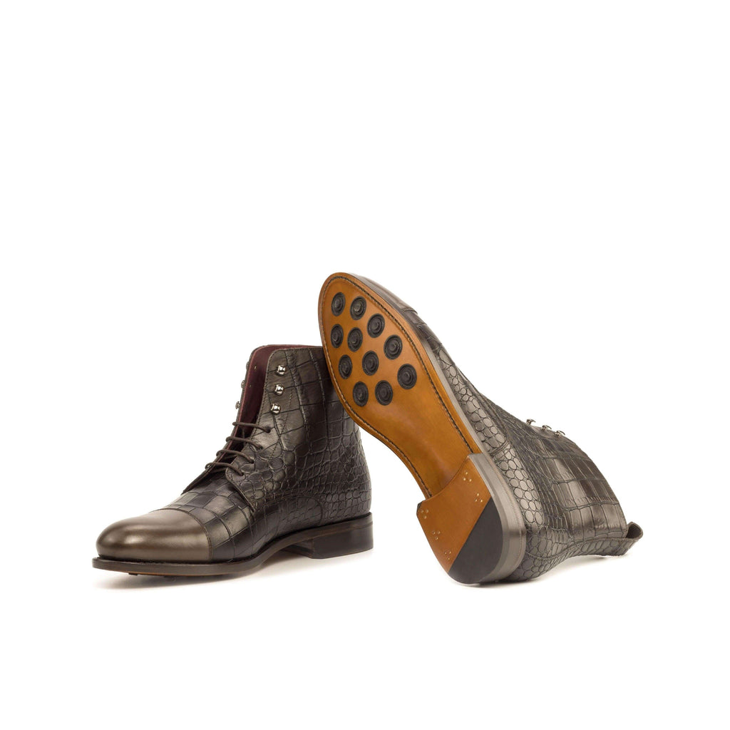 Buy Bobies Jumper Boots by Que Shebley