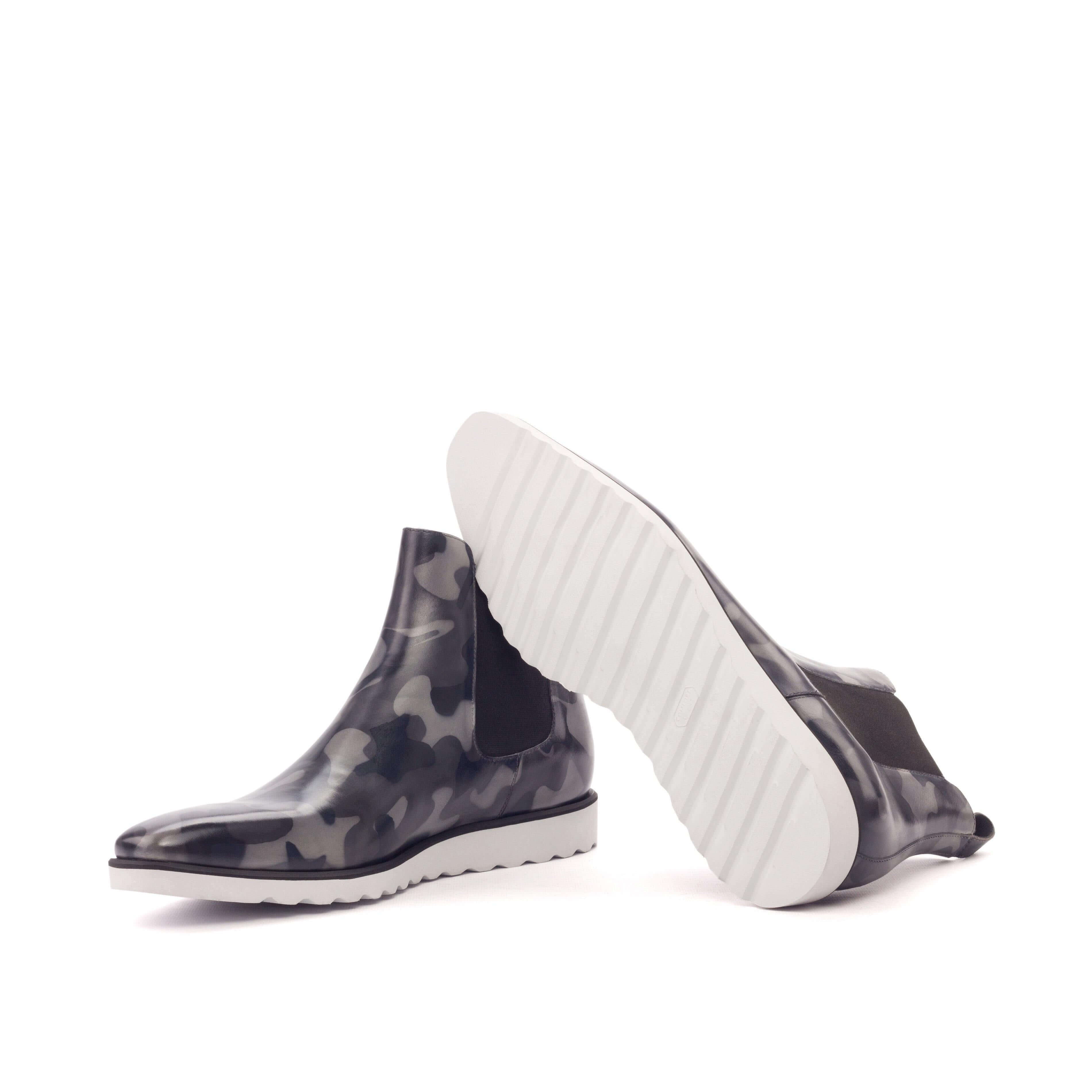 Buy Commando II Chelsea Boots by Que Shebley