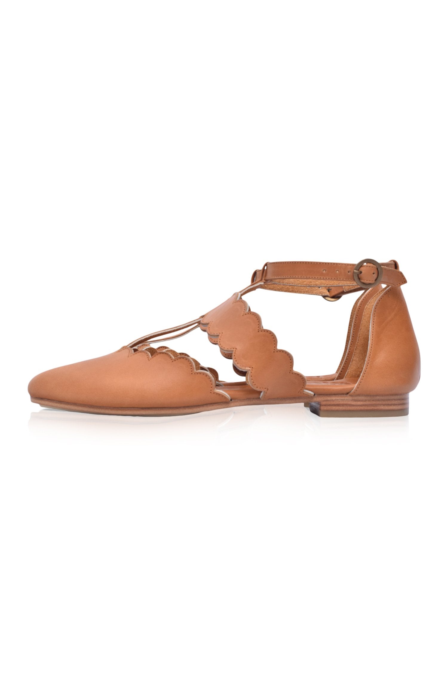 Buy Gardenia Pointy Toe Leather Flats by Bali ELF