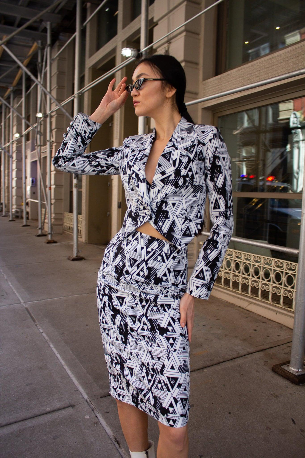 Buy Amour Geometric Pencil Skirt – Stylish Women’s Fitted Skirt by Le Réussi®