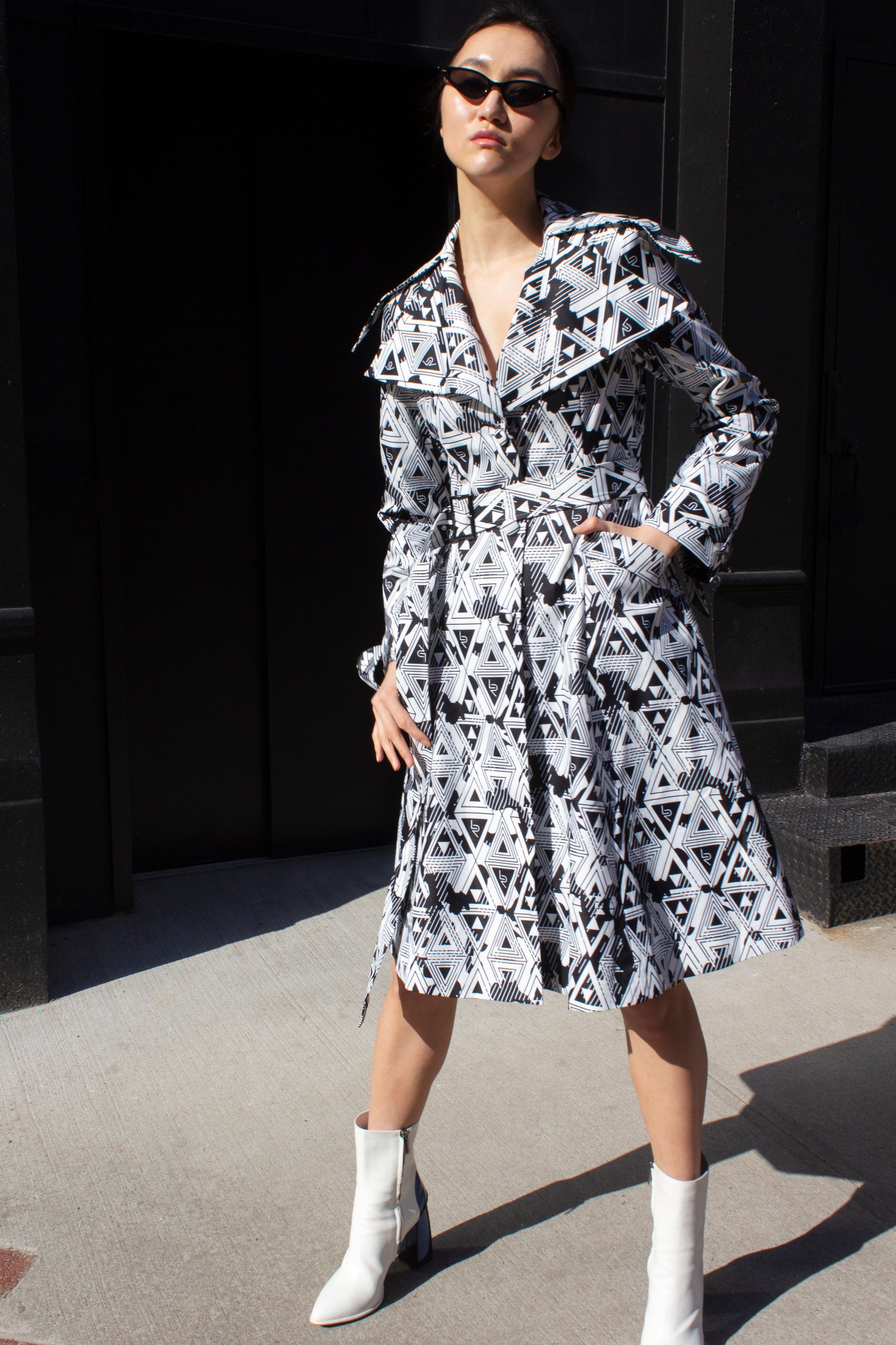 Buy Amour Geometric Long Trench Coat – Modern Women’s Outerwear by Le Réussi®