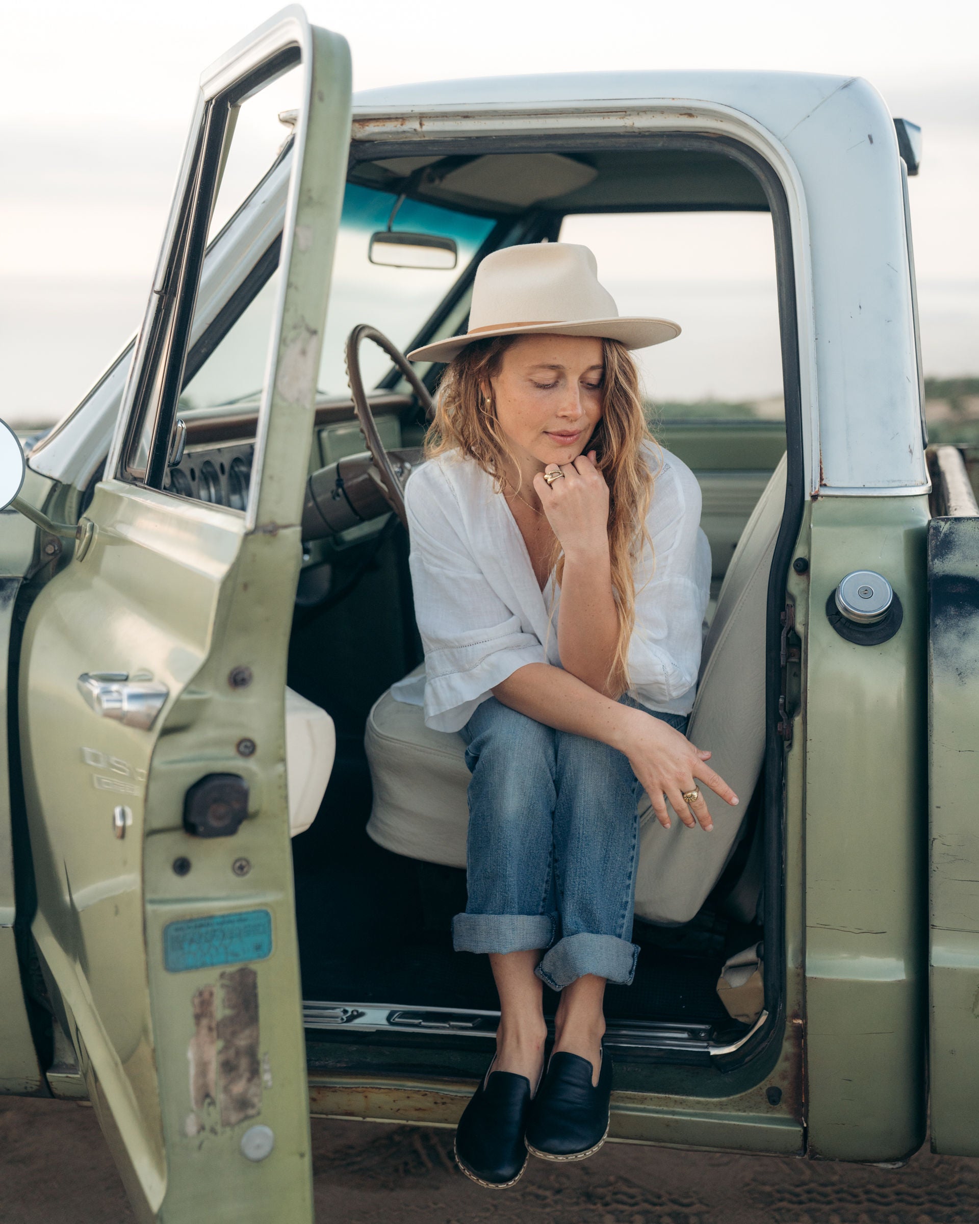 Buy Women's Barefoot Grounding Slip-on Shoes / Ebony by Raum