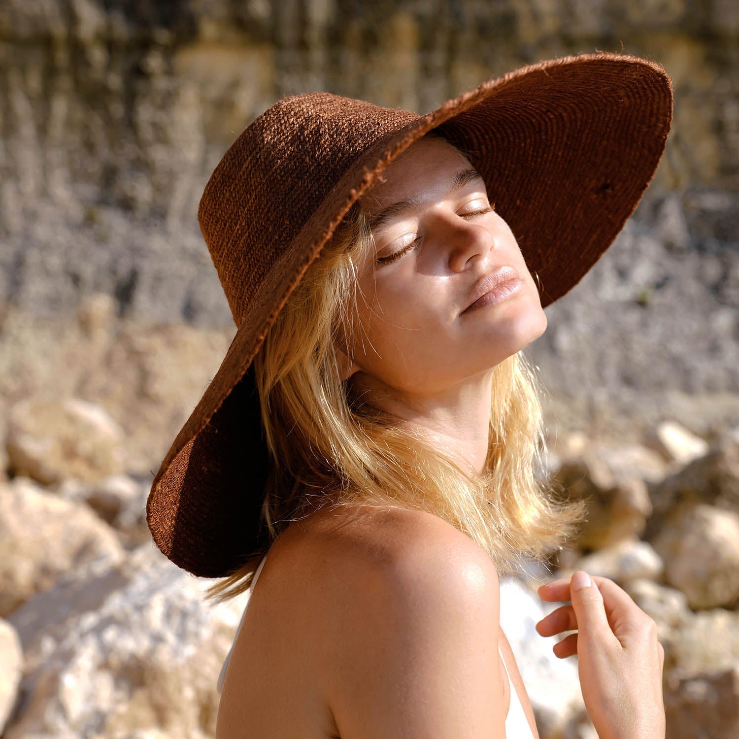 The Riri Jute Straw Hat in Burnt Sienna