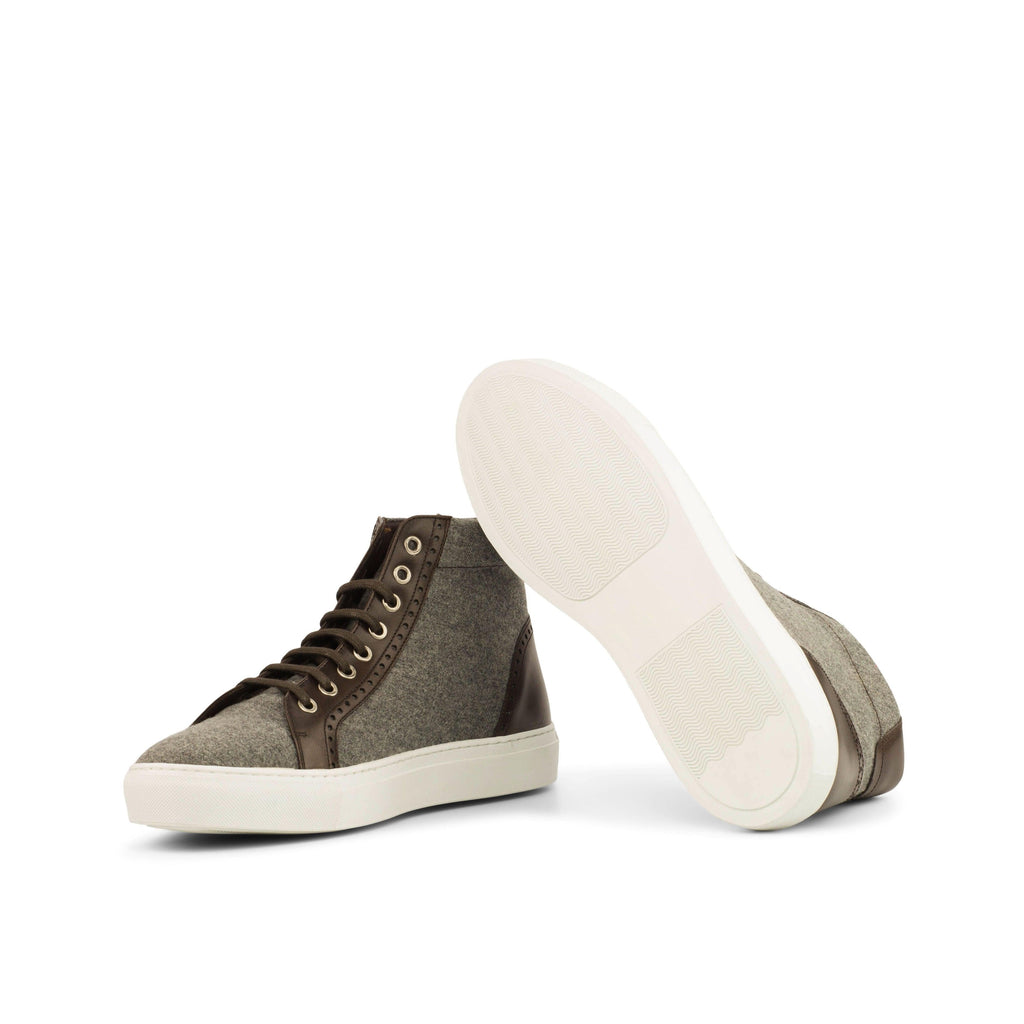 Buy RQ72 High Kicks Sneakers by Que Shebley