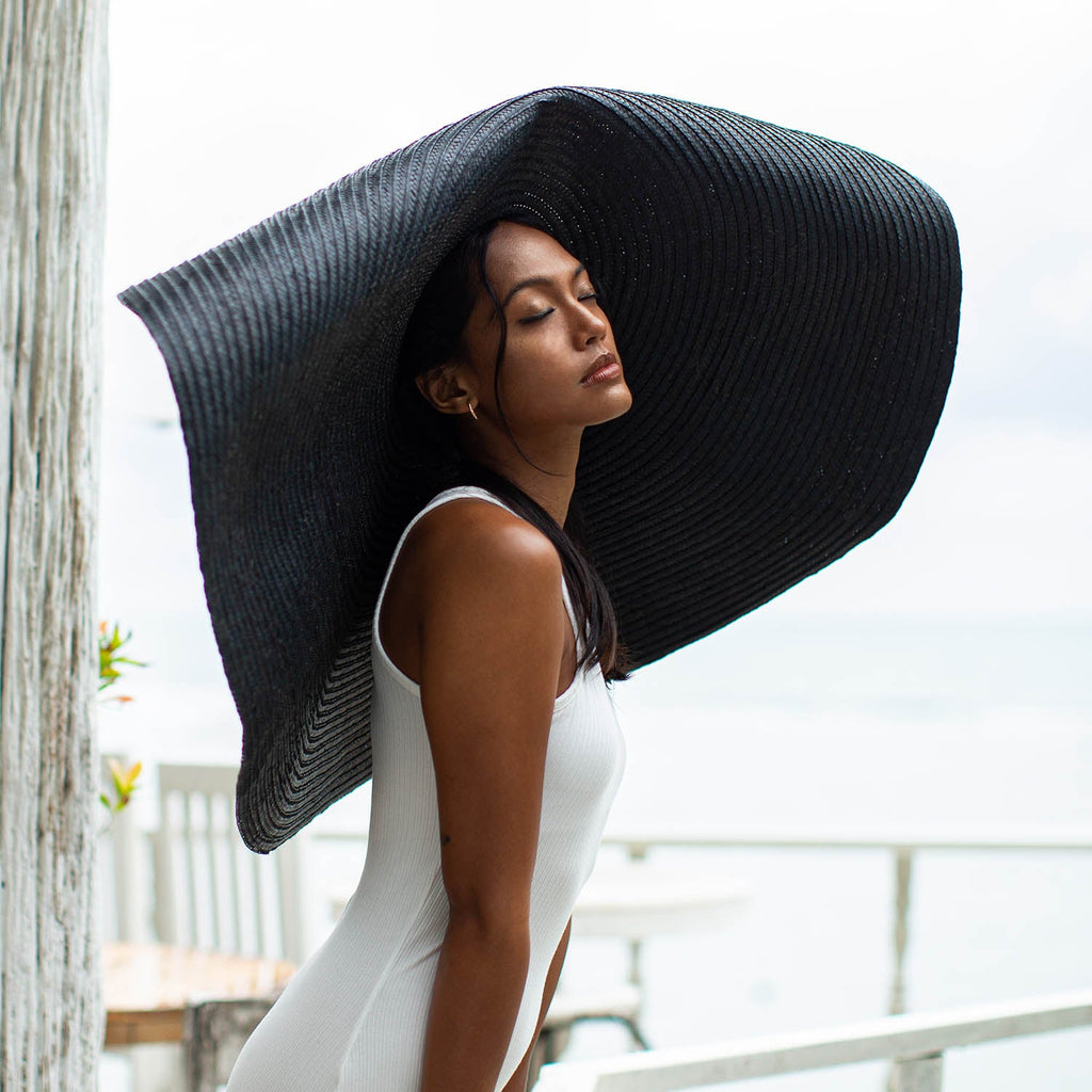 The Solana Oversized Straw Hat in Black