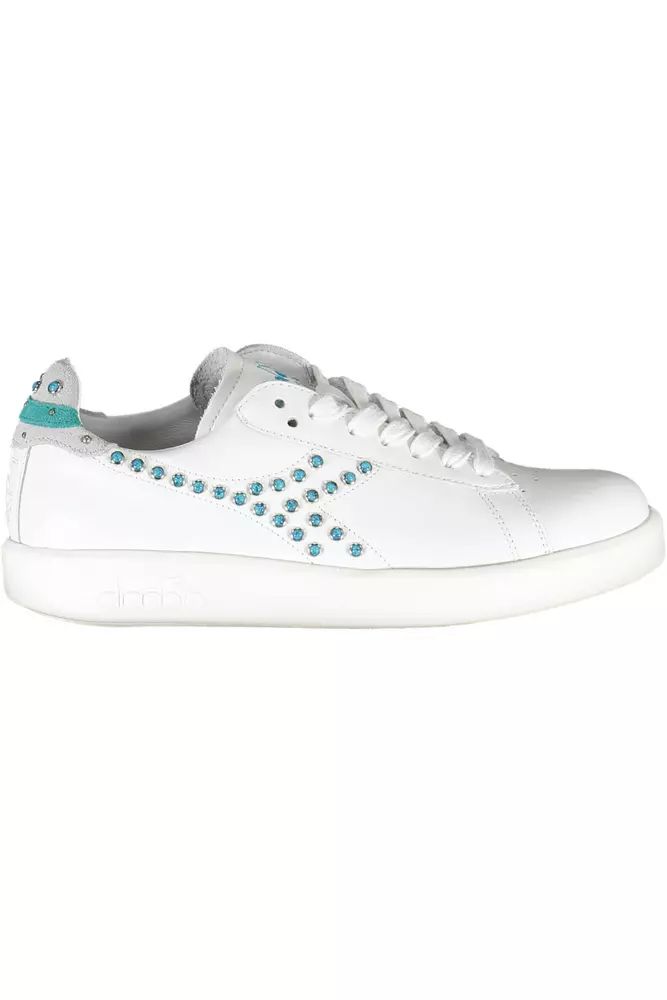 Chic White Lace-up Sneakers with Contrasting Accents