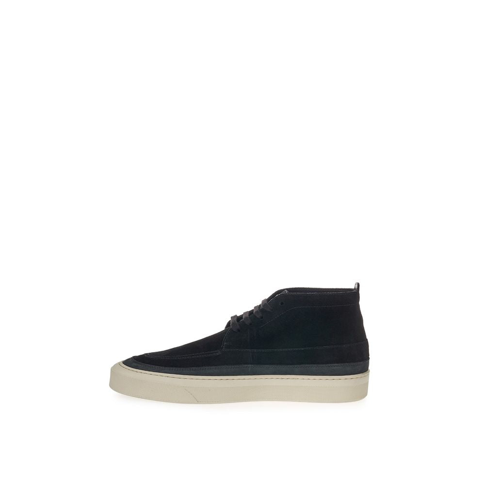 Chic Suede Sneakers in Timeless Black