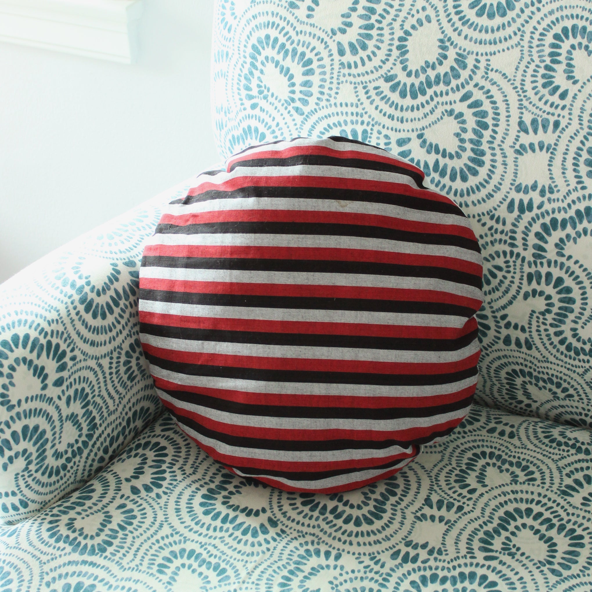 Lurik Round Striped Decorative Round Pillow Cover