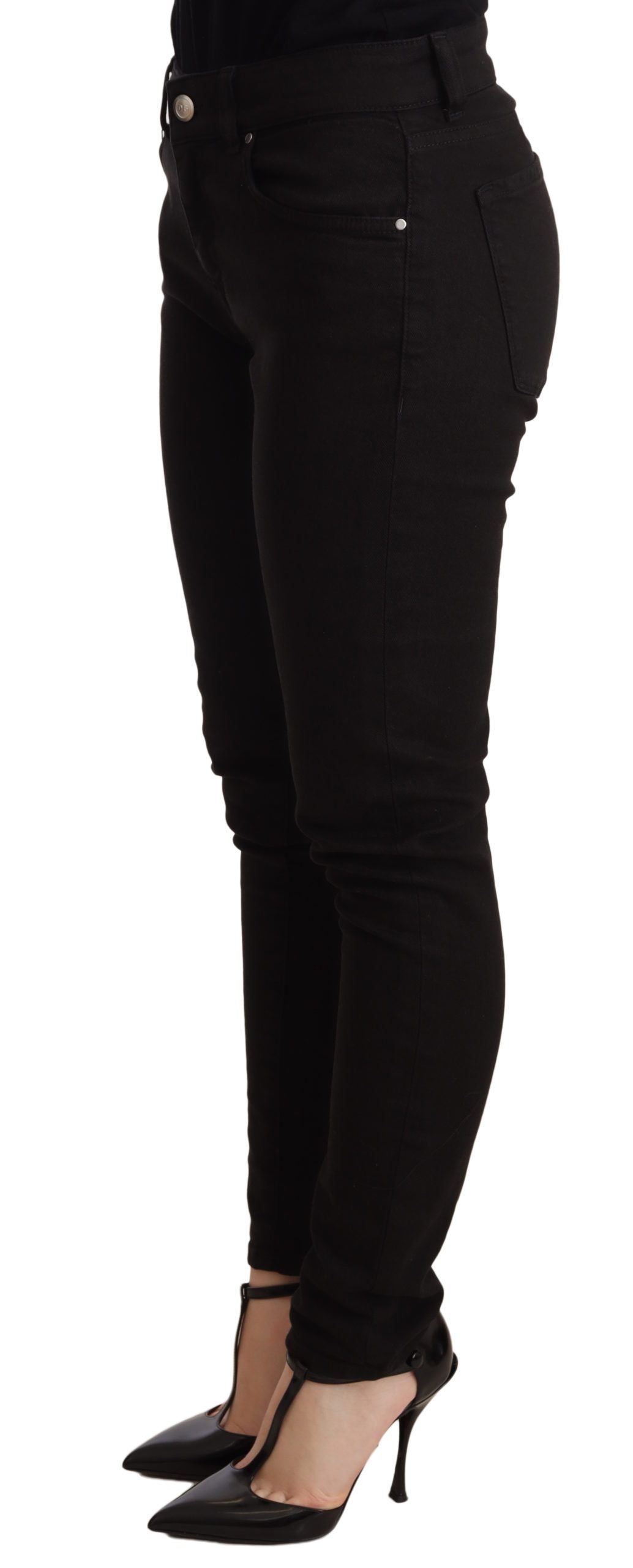 Elegant Slim-Fit Black Denim Jeans