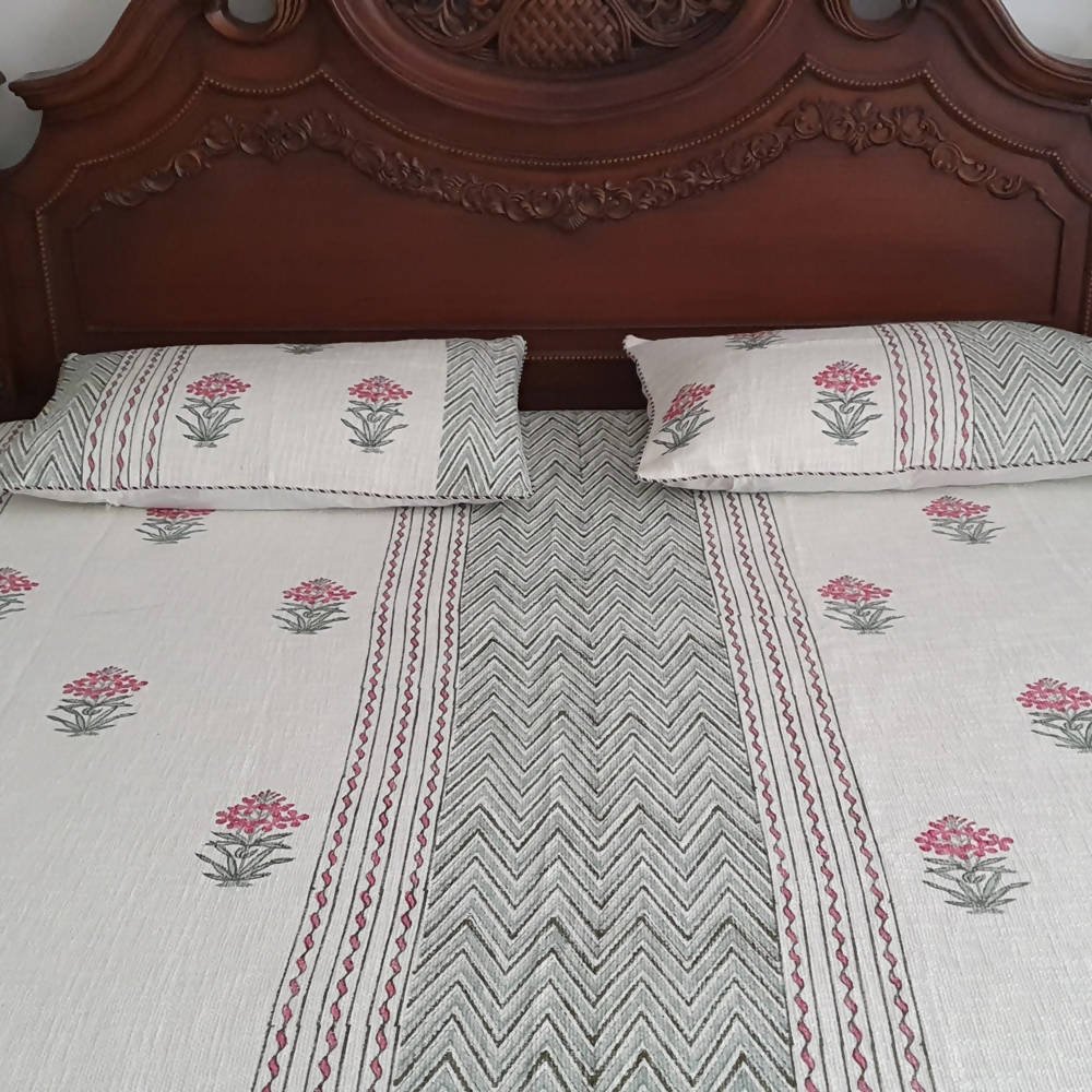 Buy The Decor Nook Pink Floral With Zigzag Pattern Handloom Cotton Bedspread With Reversible Pillowcases by Distacart by Distacart
