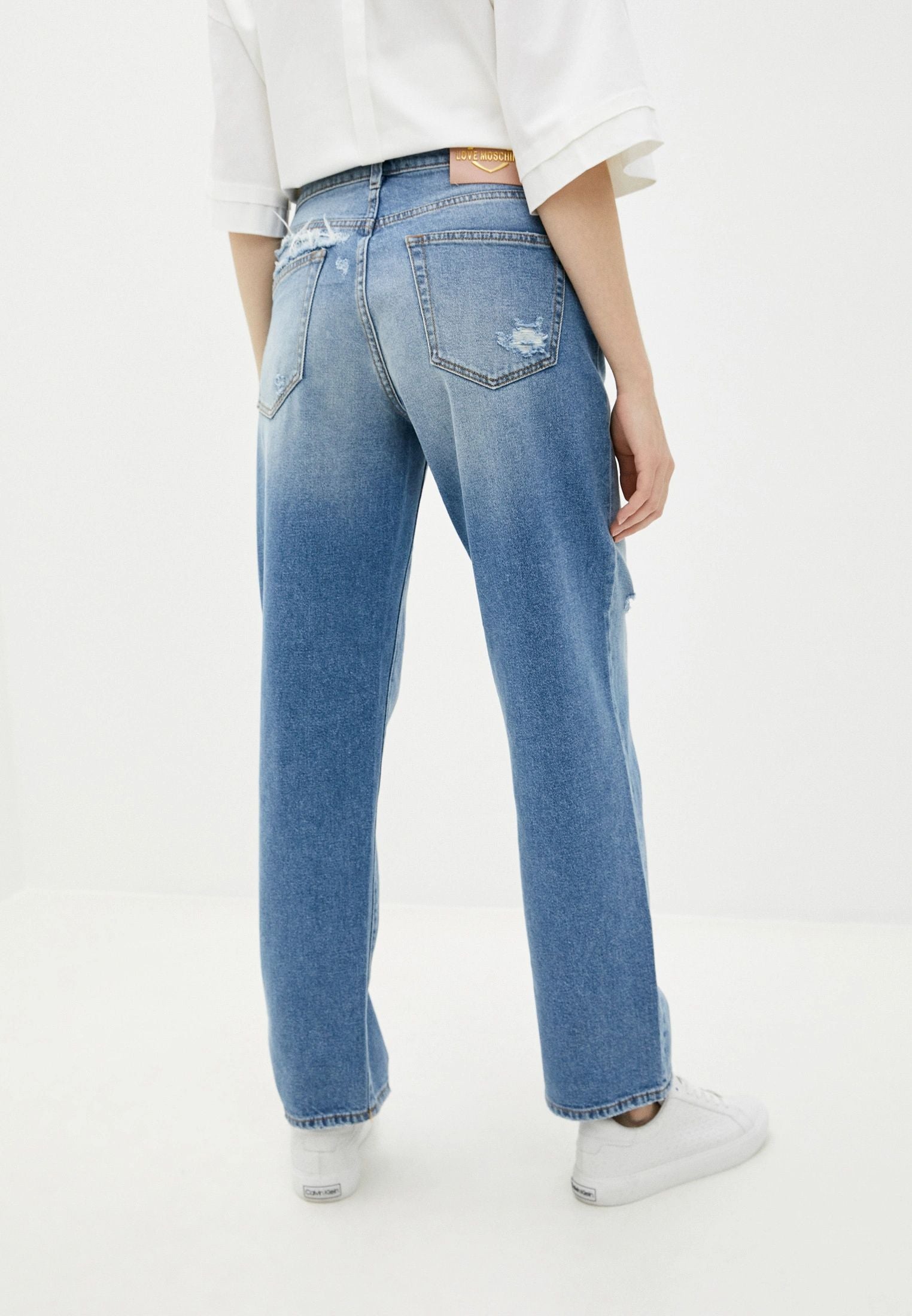Chic Distressed Love Moschino Jeans